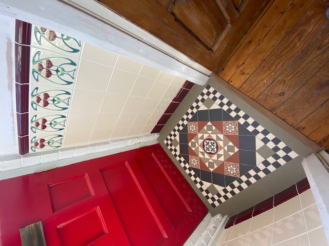 Black and white chequer bathroom