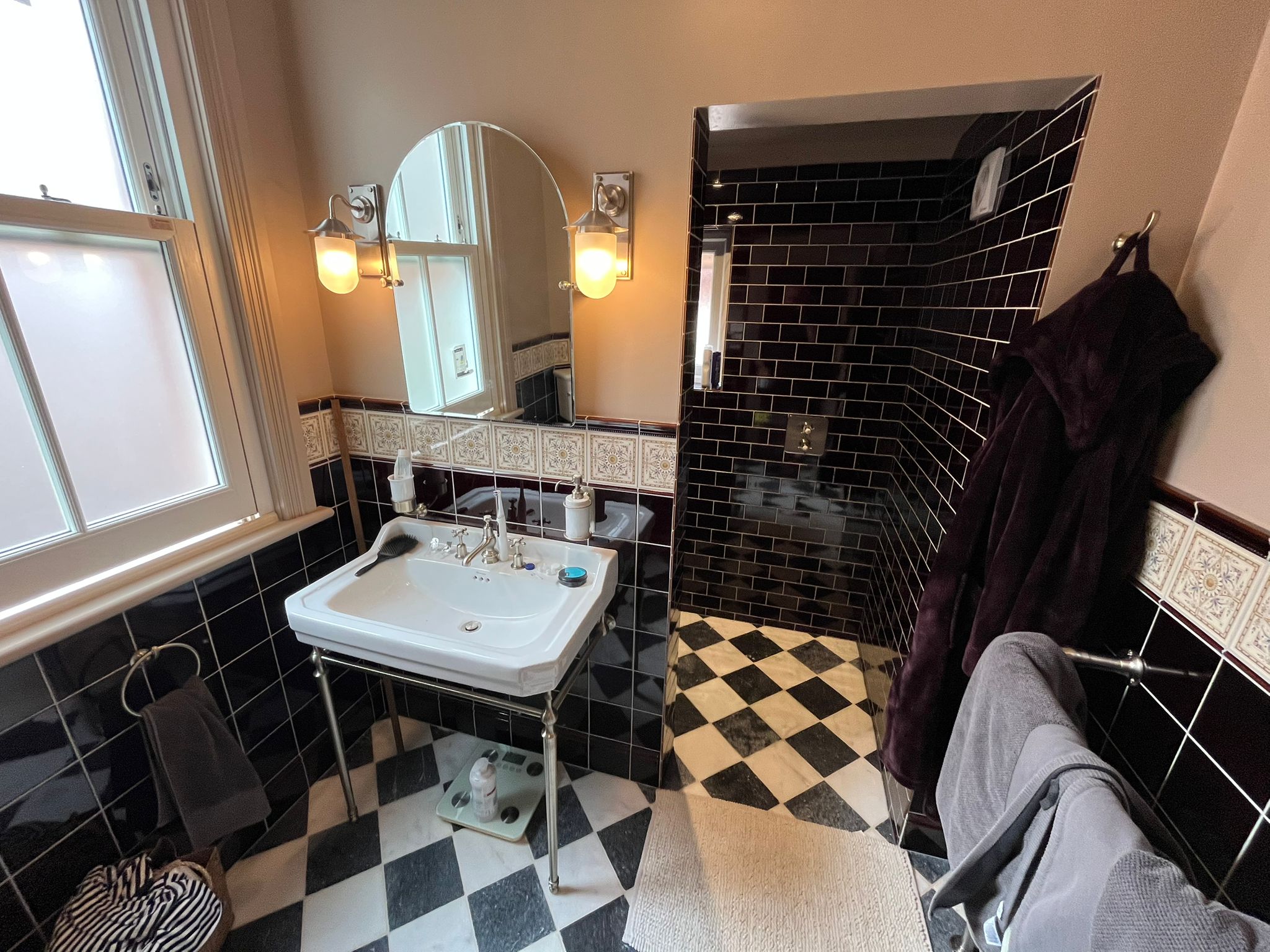 Black and white chequer bathroom